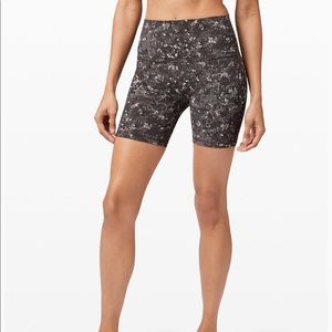 LuluLemon Align 6” short